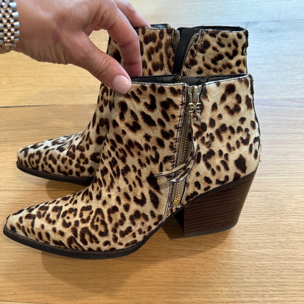 Sam Edelman Calfskin Leopard Booties size 8.5